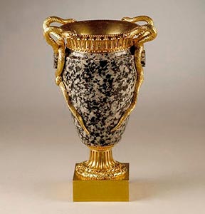 Ägyptische Vase aus Assuan-Granit, Frontansicht, Kunsthandel Mühlbauer